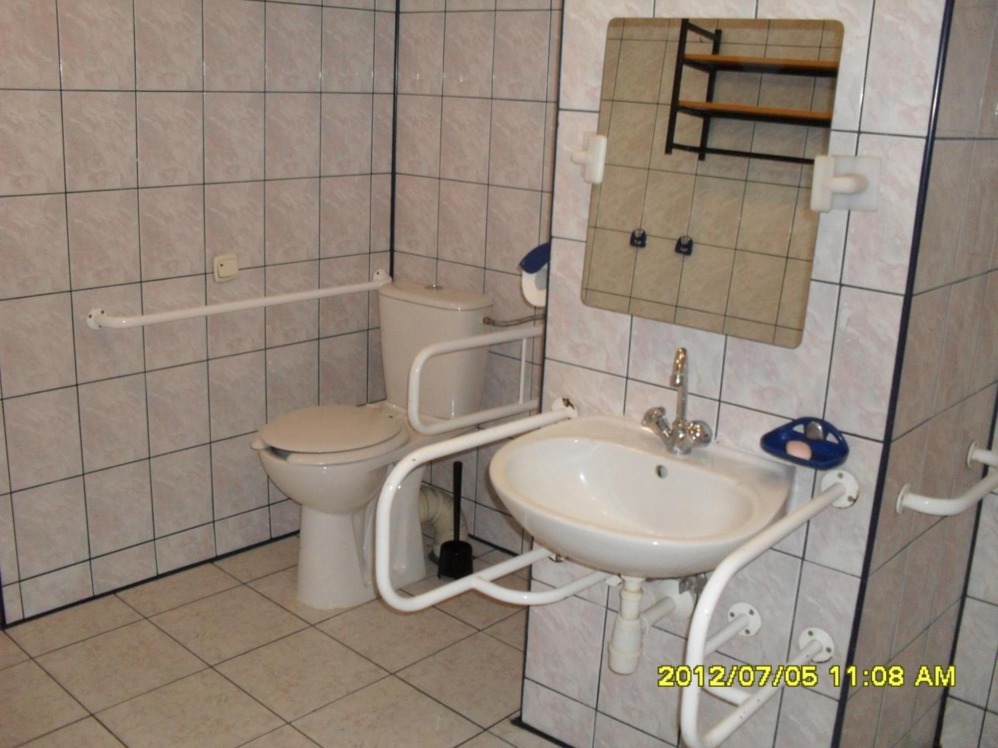 Dom Studencki Atol Hostel Krakau Buitenkant foto