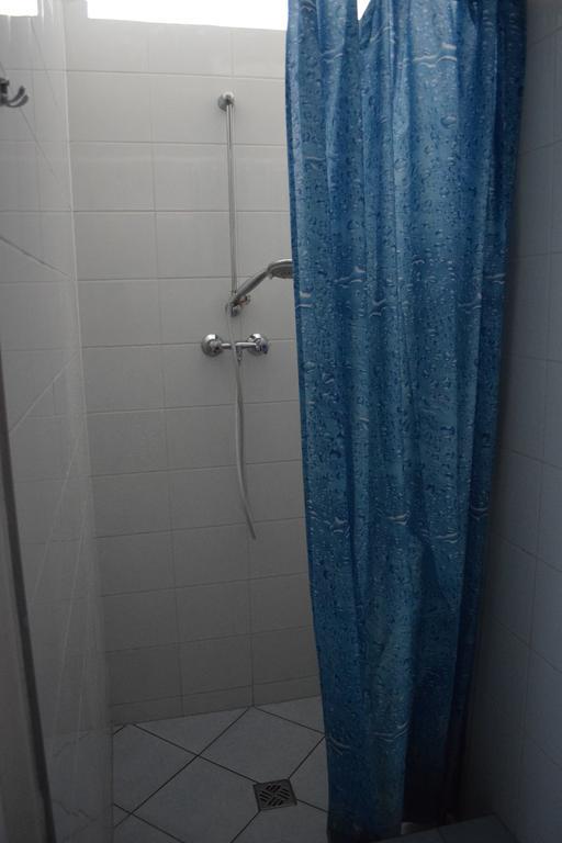 Dom Studencki Atol Hostel Krakau Buitenkant foto